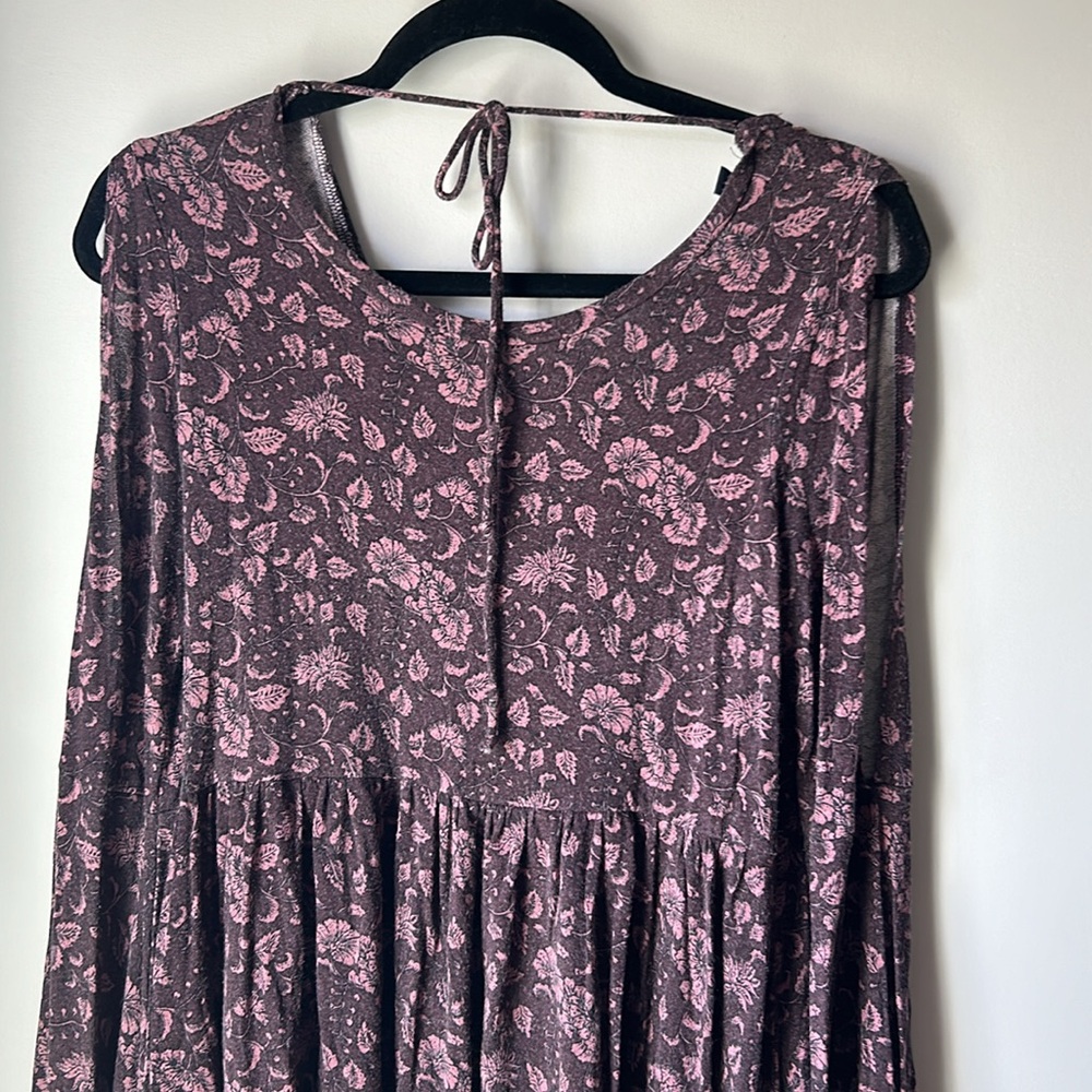 V-neck blouse - Picture 5 of 6
